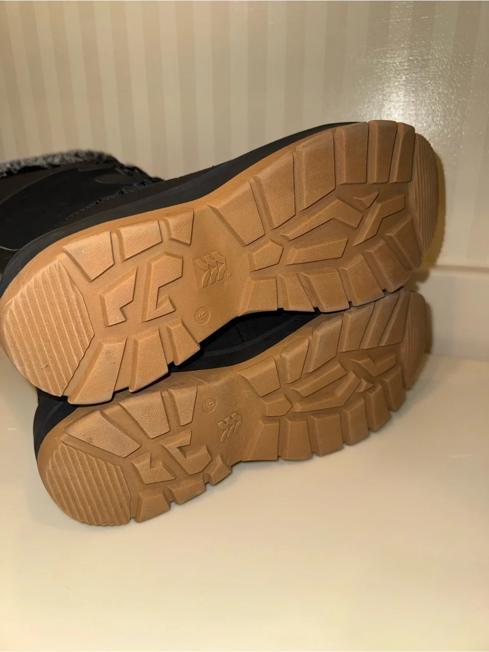All In Motion Woman's Cecily Waterproof Winter Boots Size 9